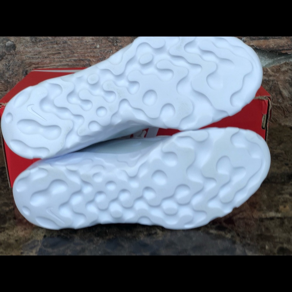 NEW Nike Strada Women athletic shoes - FINAL SALE - Picture 8 of 9